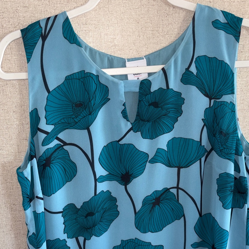 Cabi Blue Poppy Floral Sleeveless Blouse Sz M Botanical Casual Chic Officewear - Picture 8 of 12